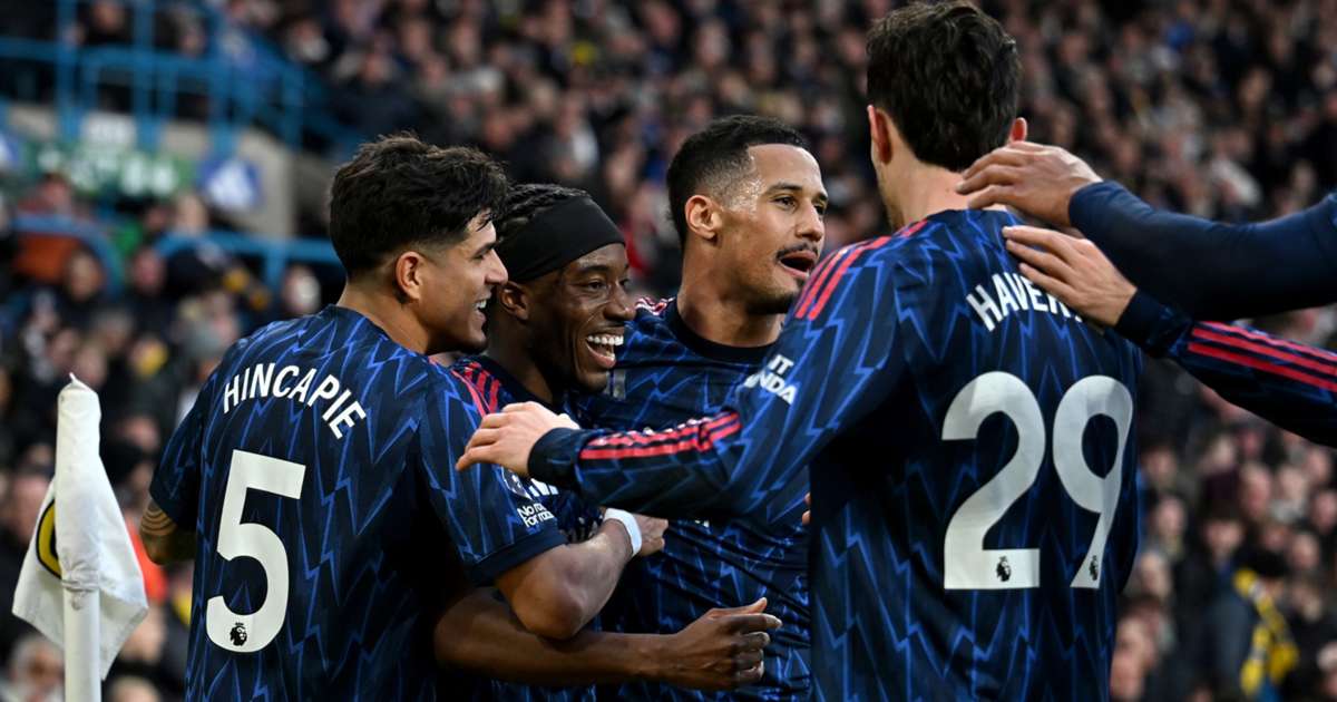 Arsenal Cruise Past Leeds to Go Seven Clear